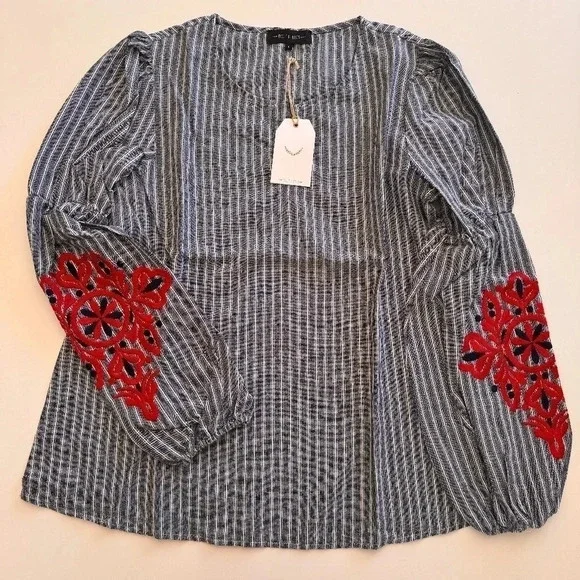 Free the Roses-NWT-Long Sleeve-Plunge Neckline- Embroidered Sleeves-Mini Puff- L - Picture 2 of 11